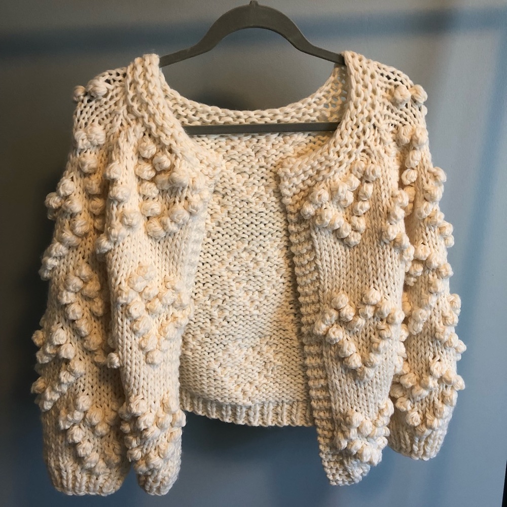 Knitted sweater with heart pom poms ❤️ - Picture 3 of 5
